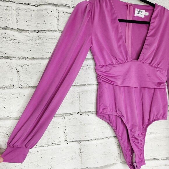 Princess Polly Women Solid Purple Bodysuit  Size 4 Long Sleeve Low Cut Stretch - Picture 3 of 9